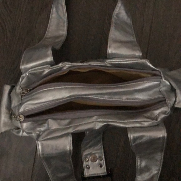 Silver handbag - Picture 2 of 3